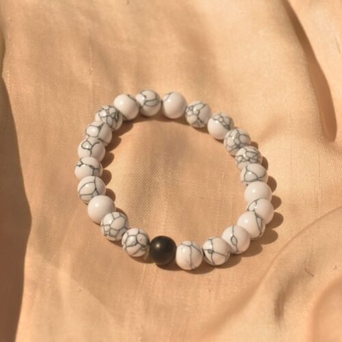 White bead stretch bracelet