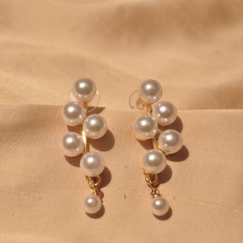 Aurrel pearl earrings