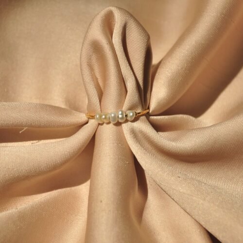 Dainty pearl steel ring (Size 9)