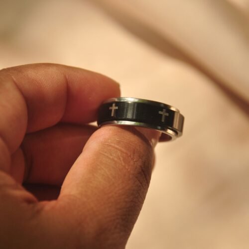 Cross steel ring (Size 8)