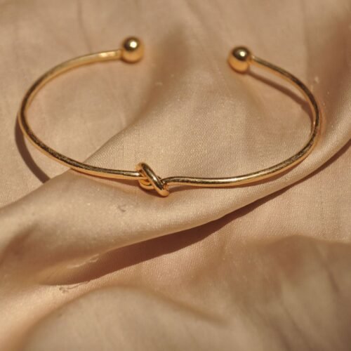 Gold bangle E
