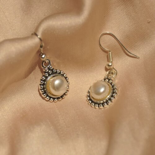 Sophie pearl earrings