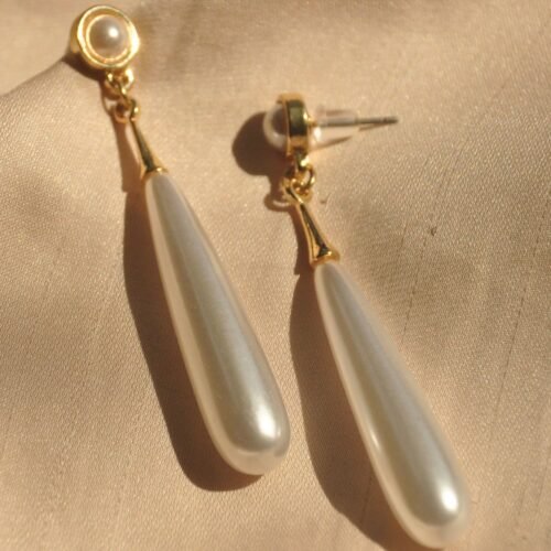 Elegant pearl drop earrings
