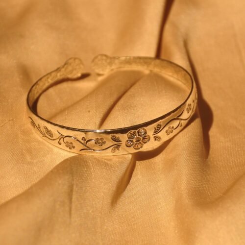Floral blossom bangle