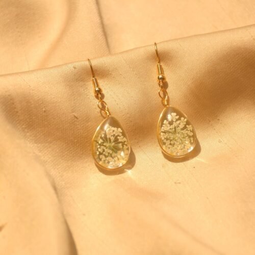 Clear daisy earrings