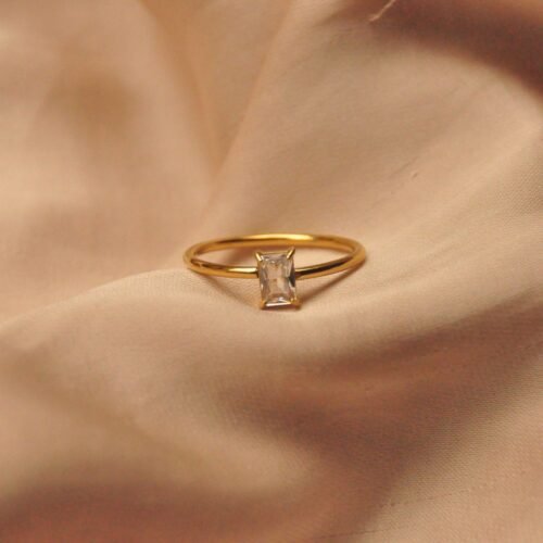 Laila - rectangle stone ring (size 6)