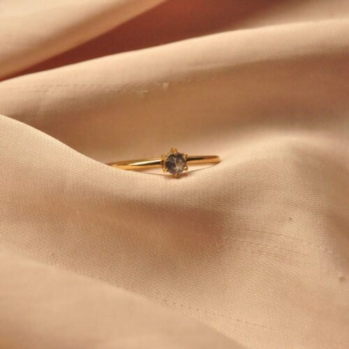 Kyra - mini stone ring (size 6)