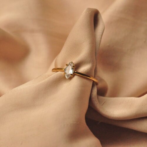 Talya - oblong stone ring (size 6)