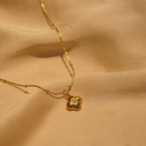 Kiana clover steel necklace
