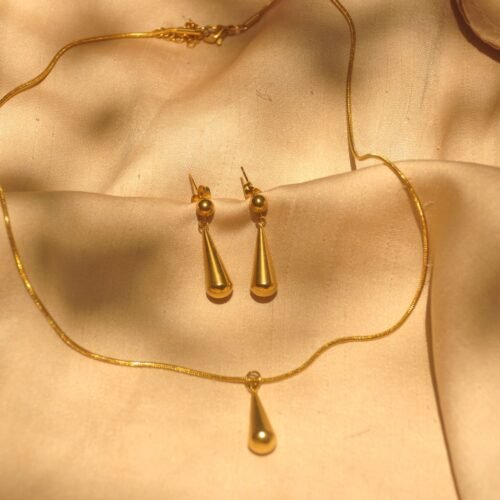 Gold waterdrop jewellery set